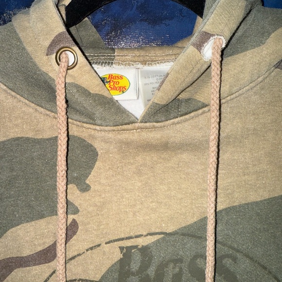 Preloved Bass Pro Shops Green and Brown Camo Hoodie - Picture 4 of 5